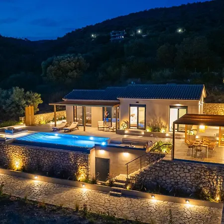 别墅 Lefkira Seafront