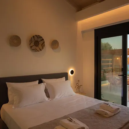 别墅 Lefkira Seafront Evgiros