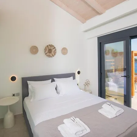 Villa Lefkira Seafront Evgiros